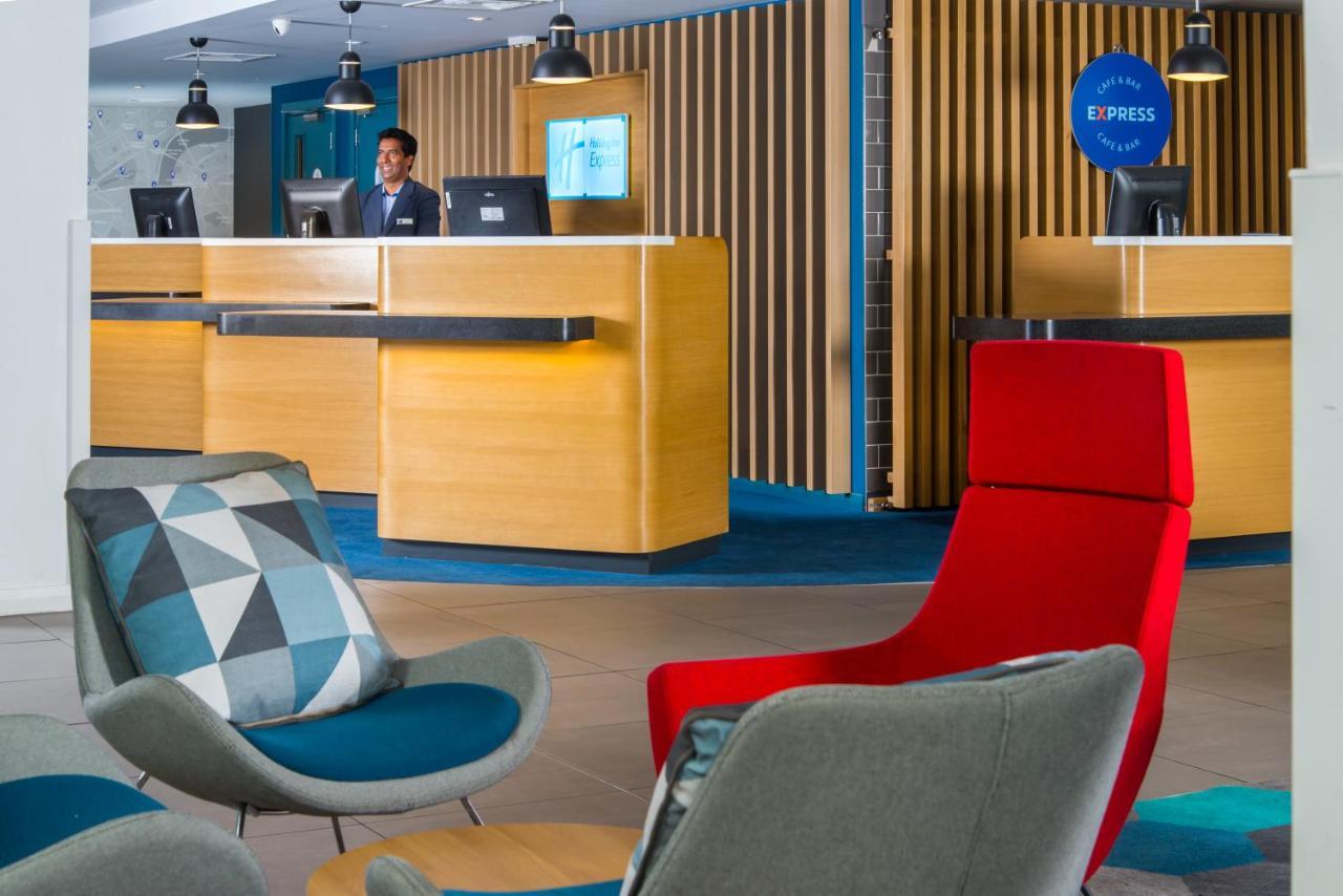 Holiday Inn Express London-Hammersmith By Ihg Esterno foto