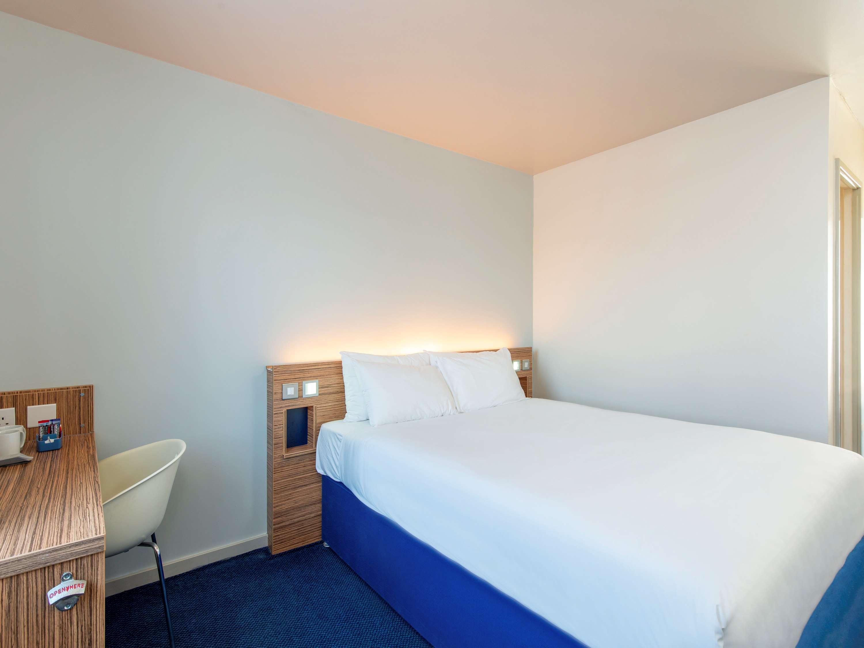 Holiday Inn Express London-Hammersmith By Ihg Esterno foto