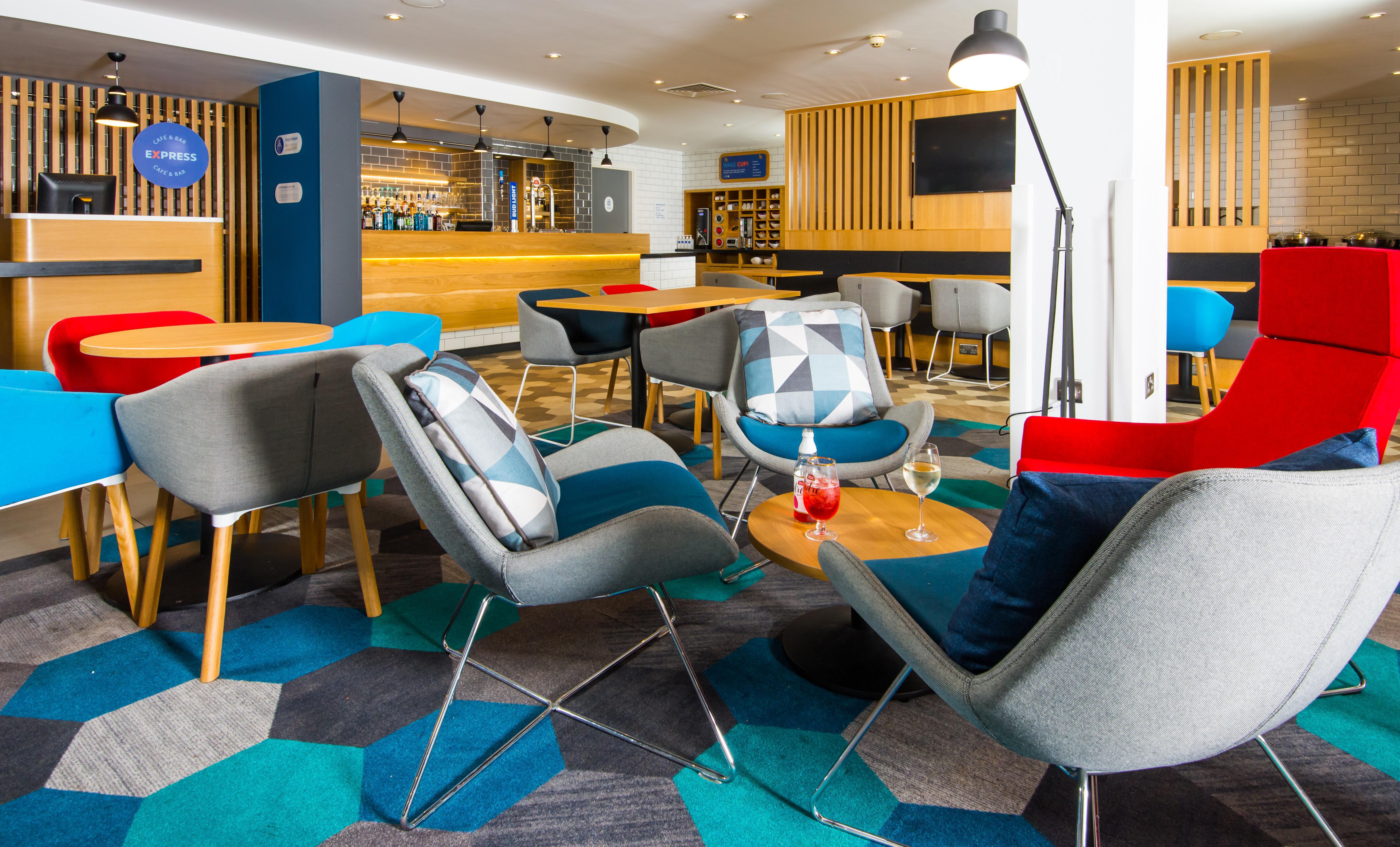 Holiday Inn Express London-Hammersmith By Ihg Esterno foto