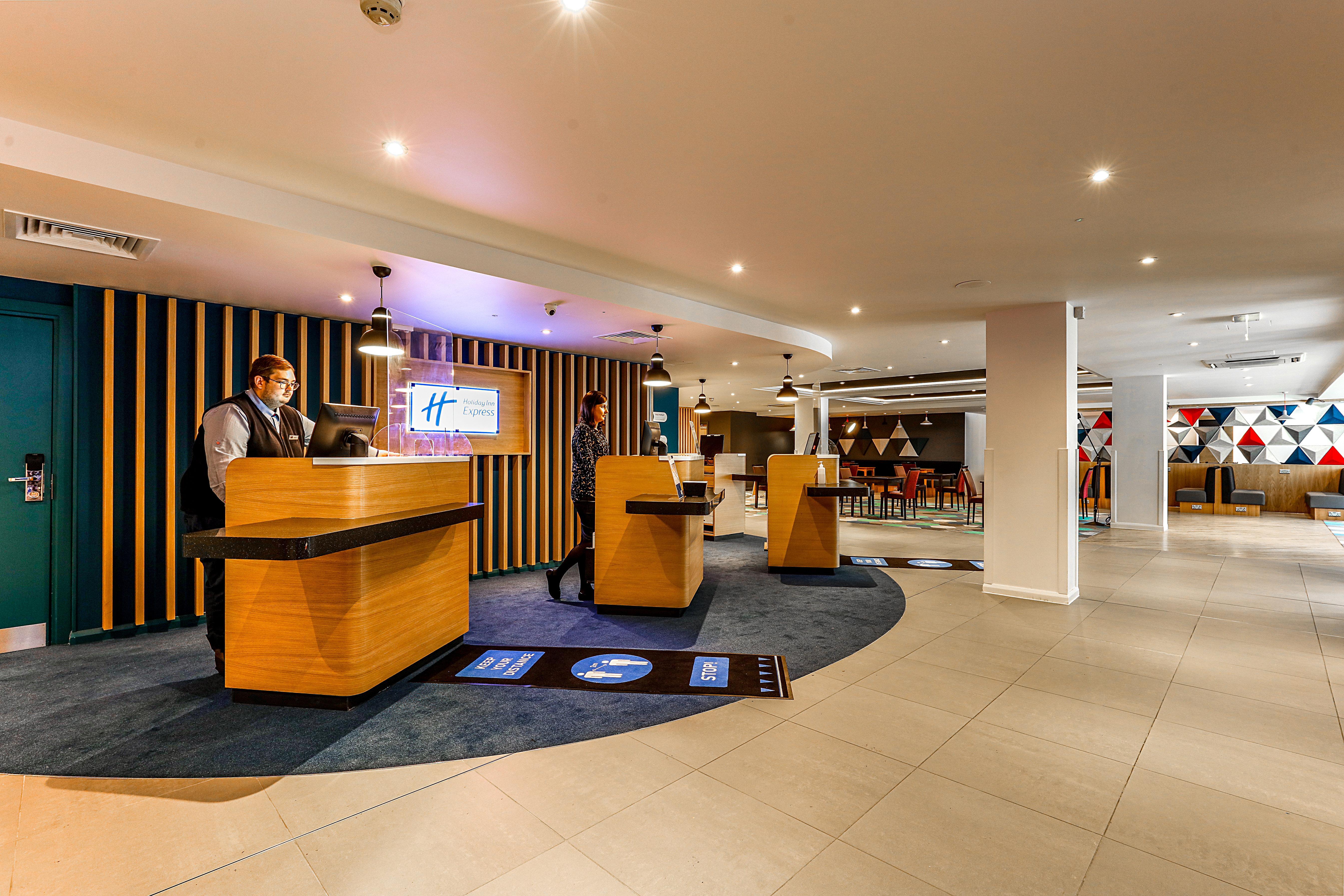 Holiday Inn Express London-Hammersmith By Ihg Esterno foto