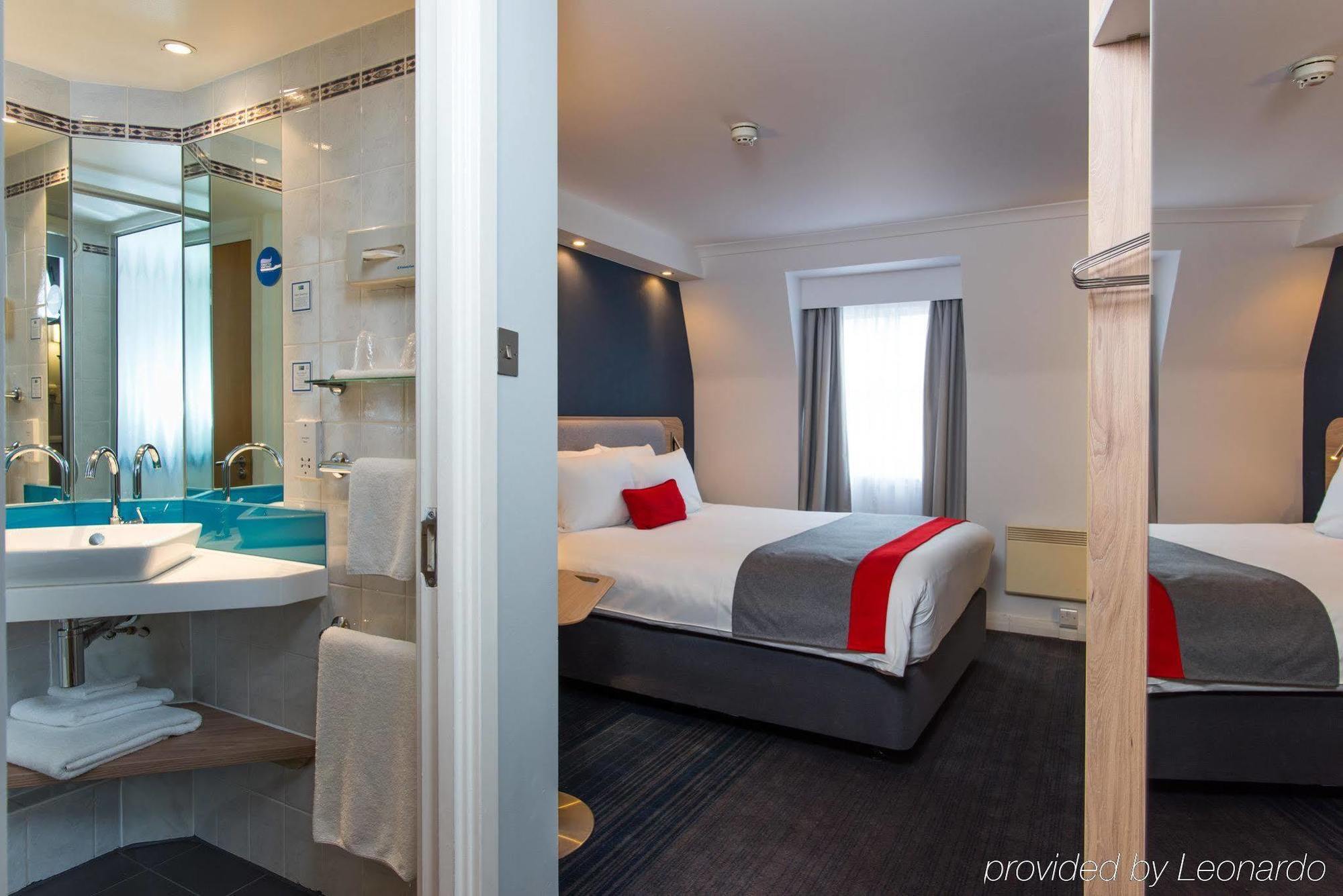 Holiday Inn Express London-Hammersmith By Ihg Esterno foto