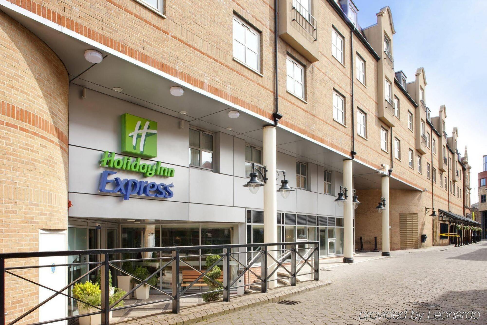 Holiday Inn Express London-Hammersmith By Ihg Esterno foto